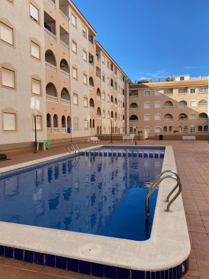 Amazing 2-Bedrooms Apartment With Pool Torrevieja Center Esterno foto