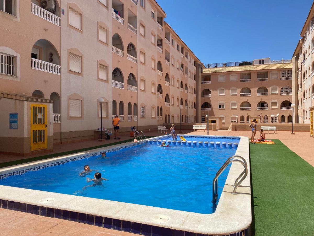 Amazing 2-Bedrooms Apartment With Pool Torrevieja Center Esterno foto