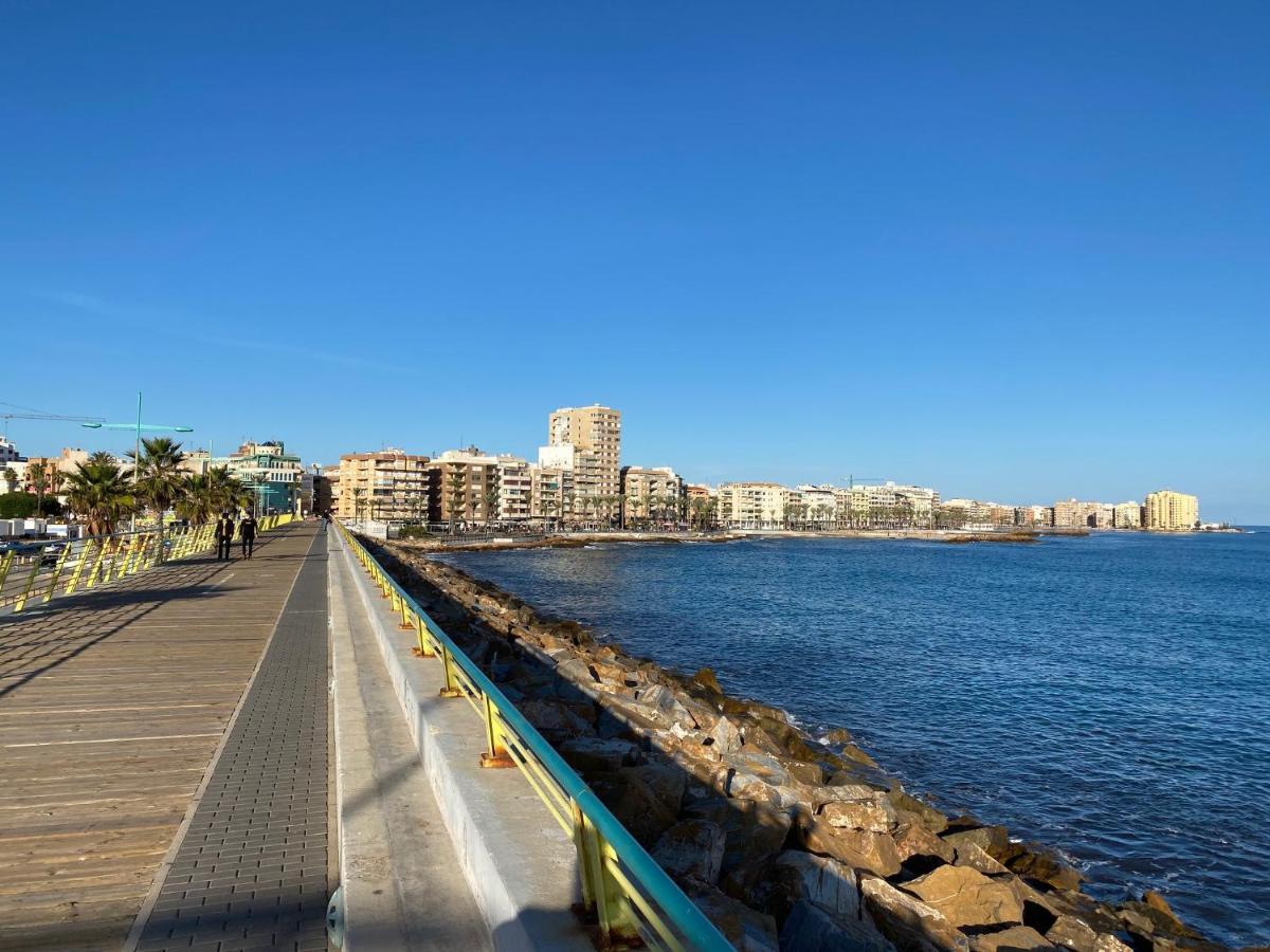 Amazing 2-Bedrooms Apartment With Pool Torrevieja Center Esterno foto